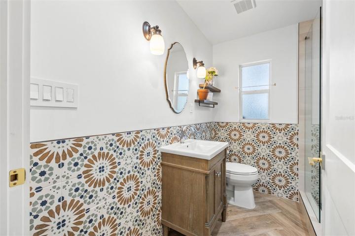 Studio full bath