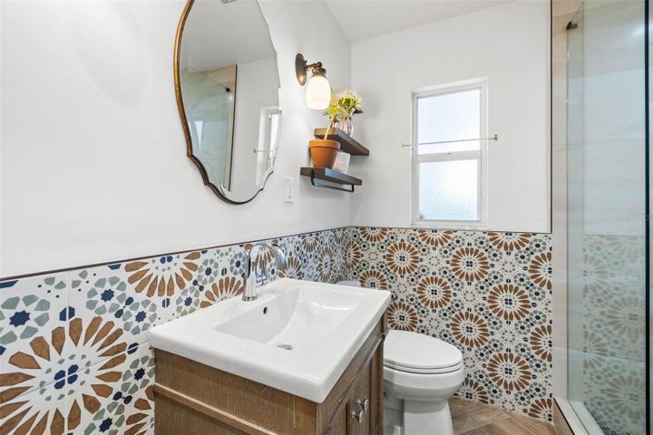 Studio full bath