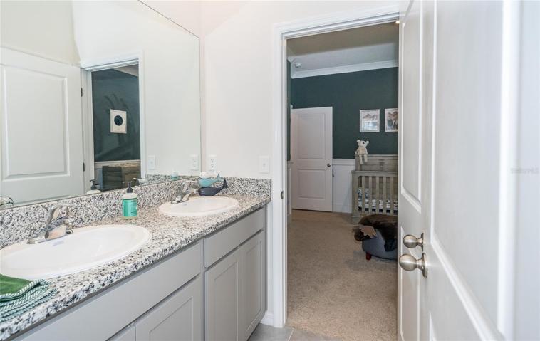 Jack-n-Jill Bath between 2 secondary bedrooms