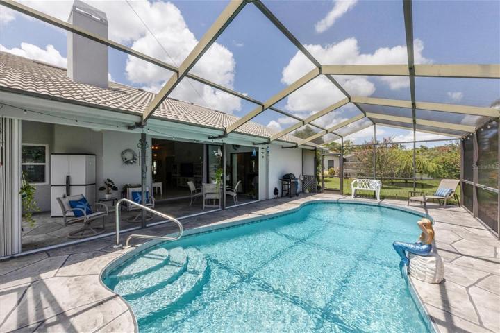 Pool with covered Sitting area