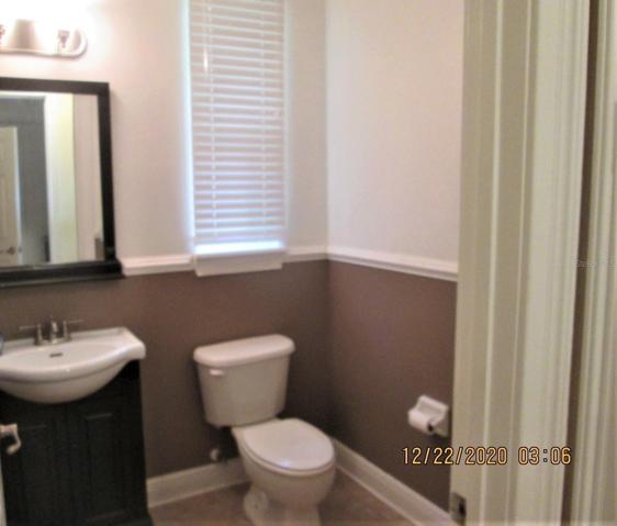 1/2 bath downstairs