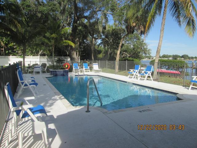 Heat pool on the waterfront.