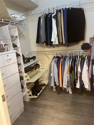 MASTER WALK IN CLOSET