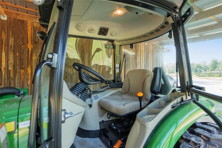 John Deer Tractor- 15 hrs only. Available separately.
