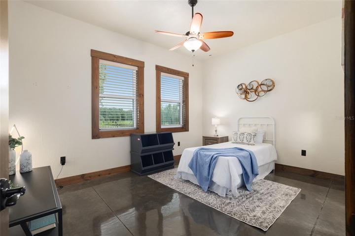 Guest bedroom #1
