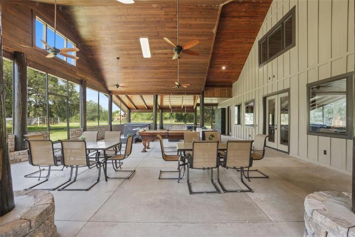 Lanai area ideal for entertaining!
