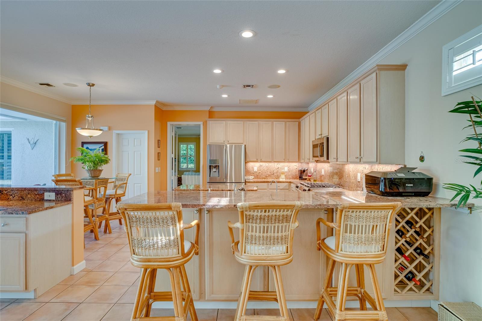 Kitchen with counter
