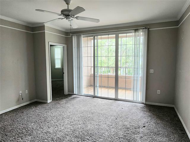 living area, double door to balcony