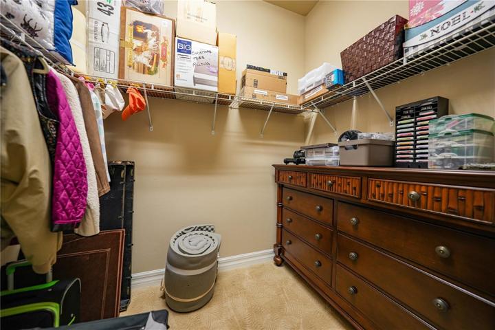 Walk in Closet 2