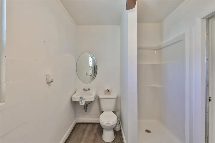 Flex room Bathroom/ Utility Room