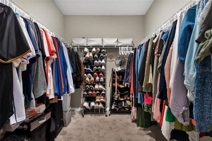 WALK-IN CLOSET!