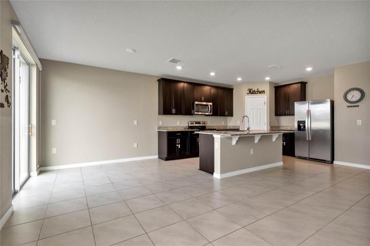 DINING/KITCHEN.