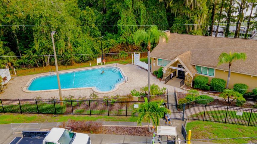 Lodgeand pool
