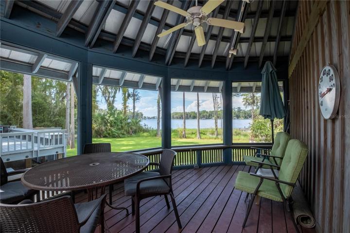 Screened Lanai facing the Bay