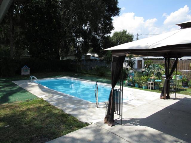 Pool.