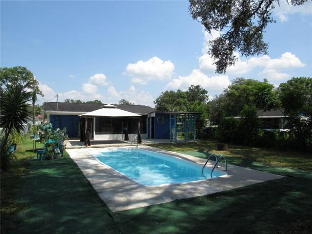 Pool.