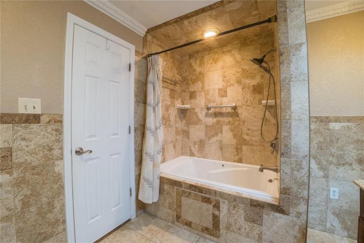 Main Bath tub