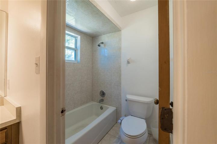 Master Bath tub