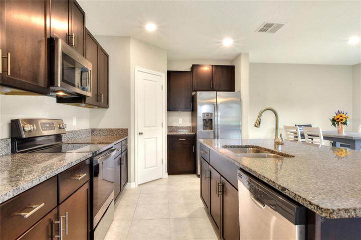 Kitchen with Island