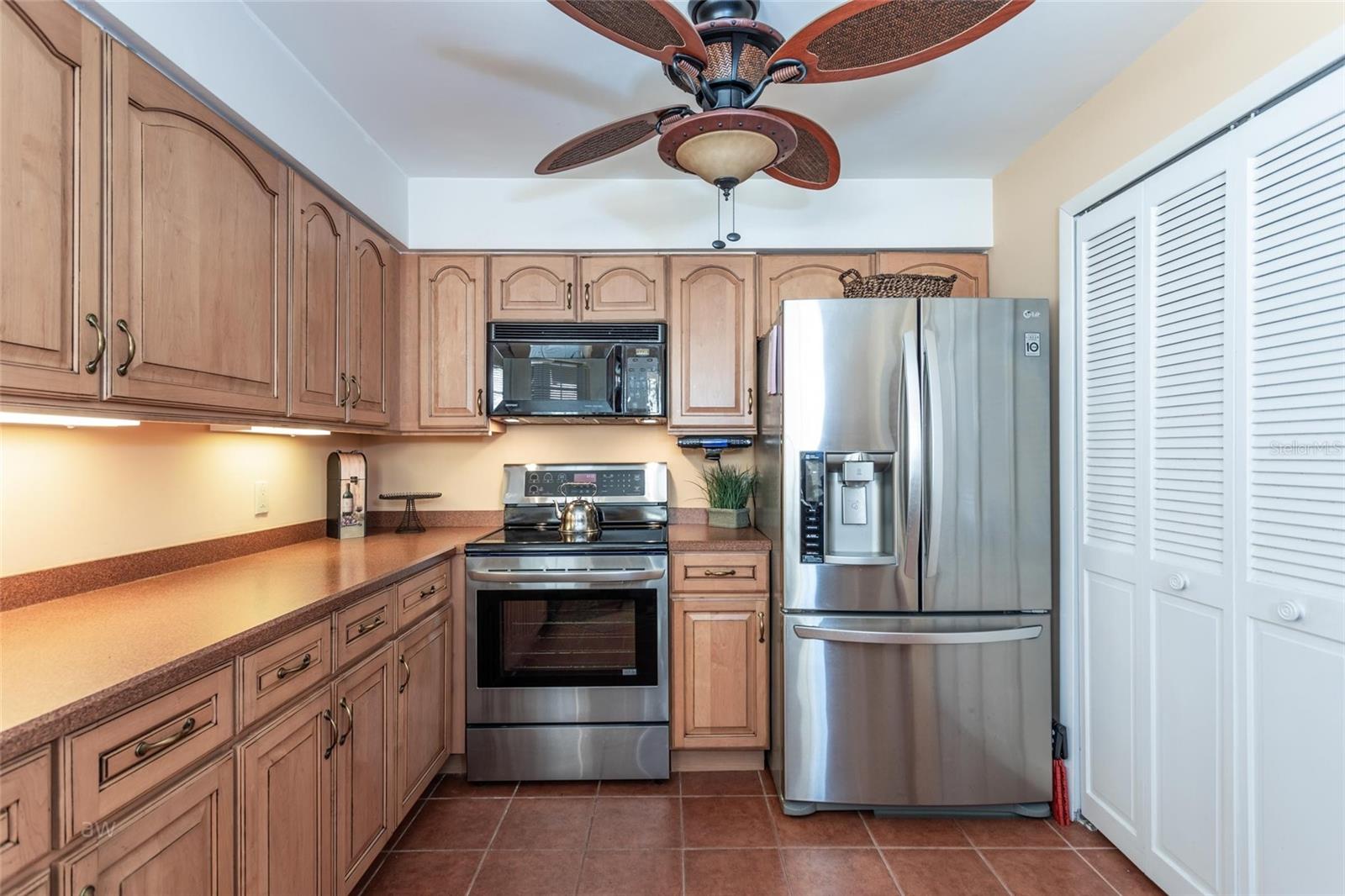 Under Cabinet Lighting