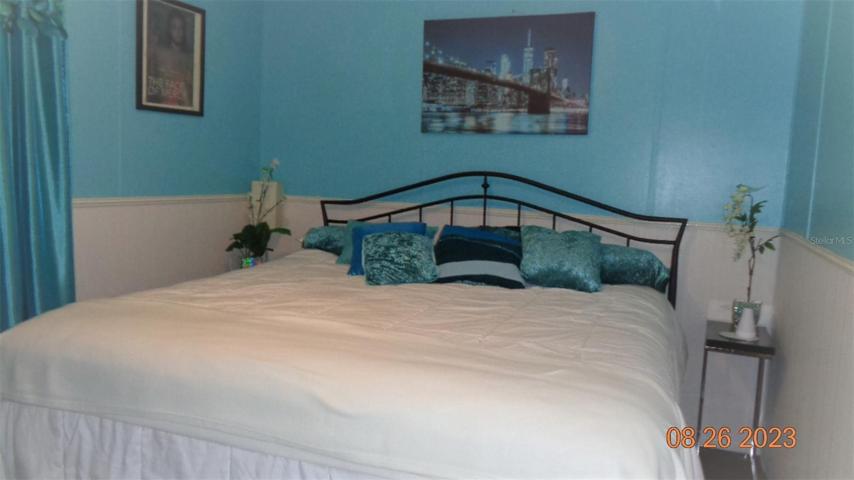 Bedroom #1 king sizebed