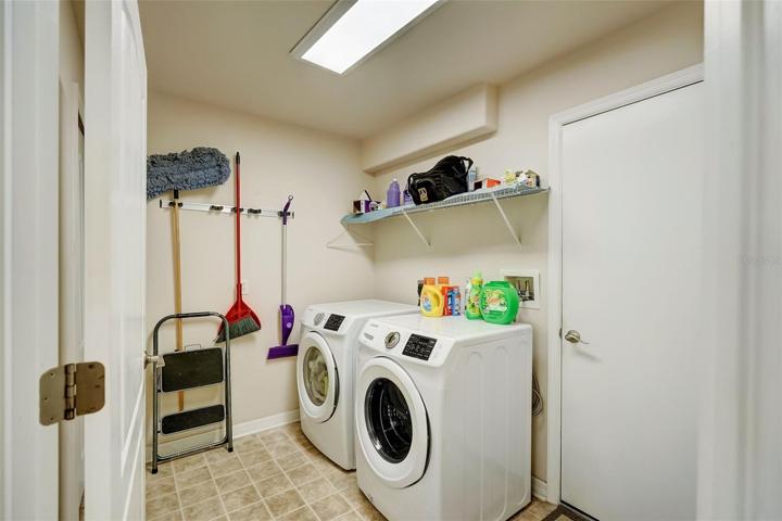 Washer and Dryer included!