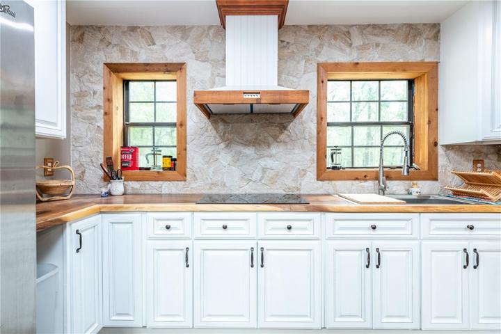 Kitchen with brand new cook top