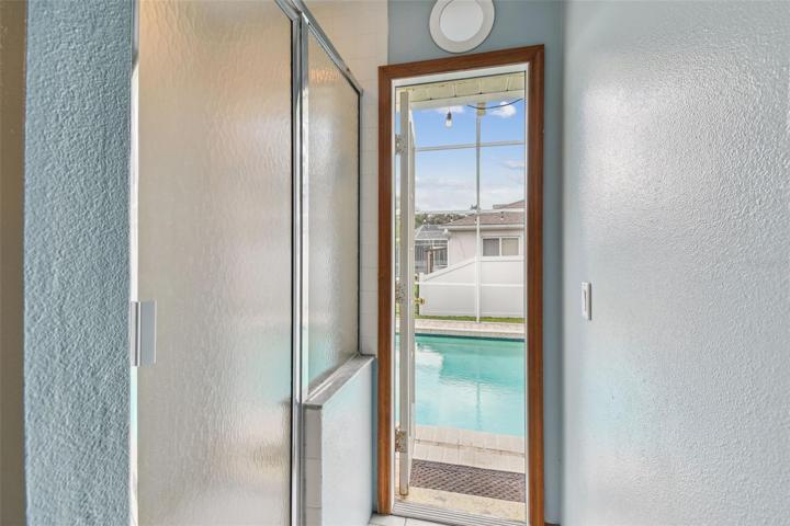 Pool Bath Door To Lanai