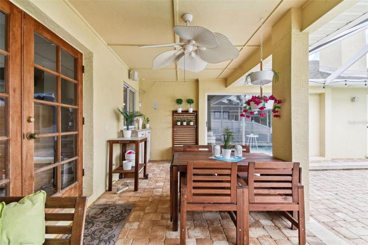 Outdoor Florida Living Dining Space