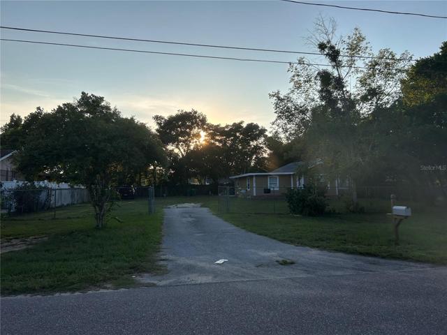Entry/Driveway