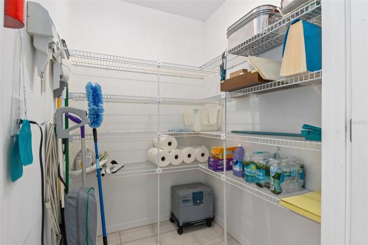 LARGE PANTRY