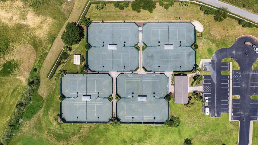 8 LIT CLAY TENNIS COURTS