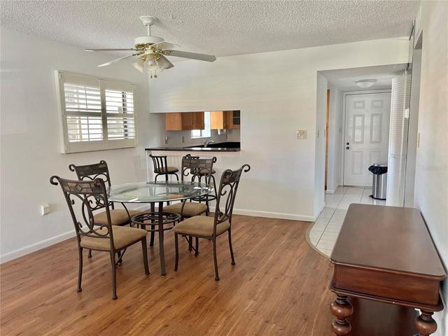 So much room for a larger table and hutch area