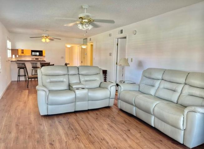 Living Area out to the Lanai