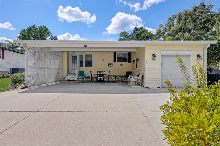 Large driveway with ample parking space
