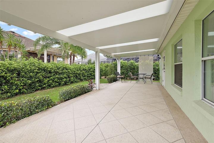 Back patio w/Privacy landscaping