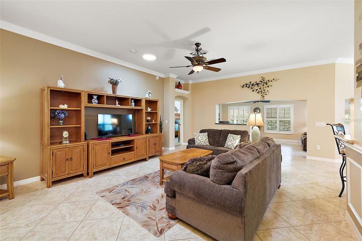 Living area w/Tile flooring