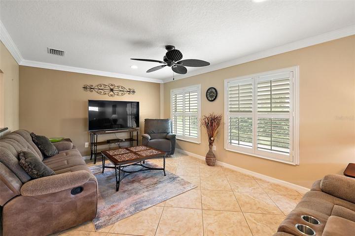 Enclosed lanai w/plantation shutters