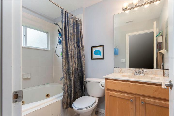 Master ensuite bathroom.