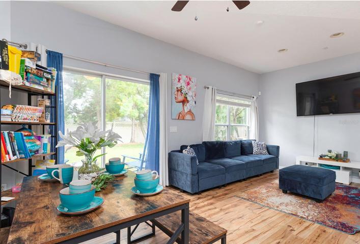 Spacious living room!