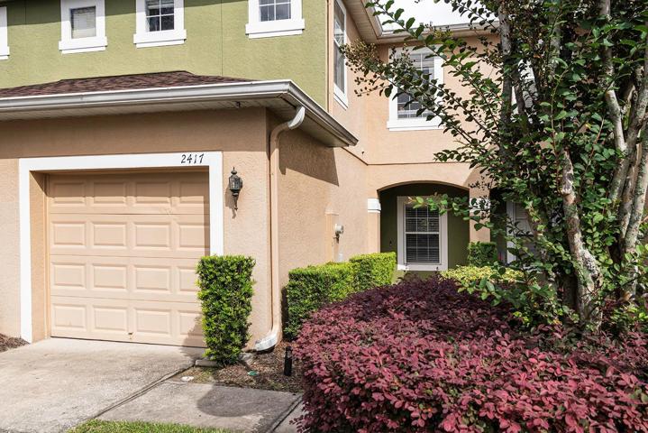 One car garage and driveway.