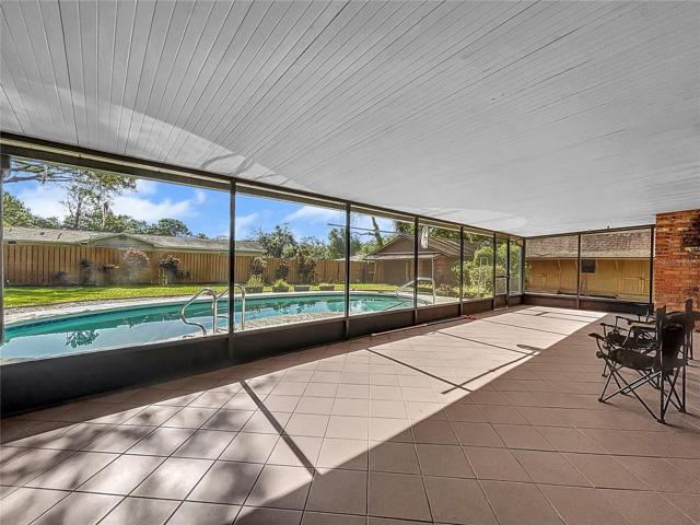 400 SF screened porch