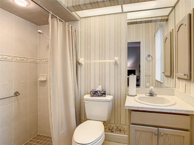 En-Suite bath in Bedroom 3