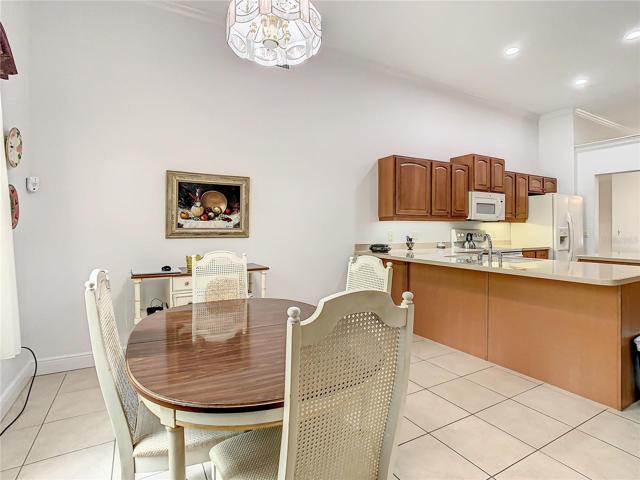 Eat in space in Kitchen