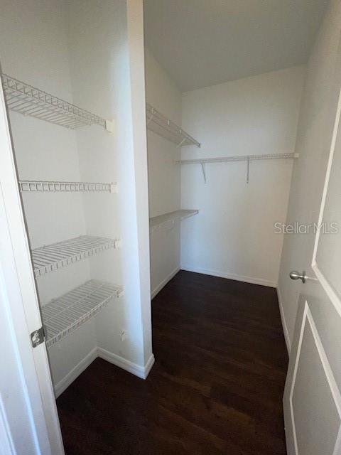 Bed 1 Closet