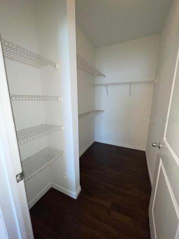 Bed 1 Closet