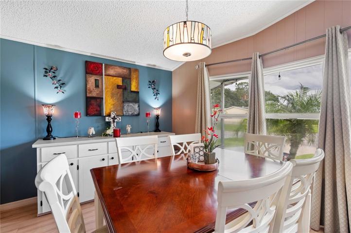 Great dining area for entertaining.