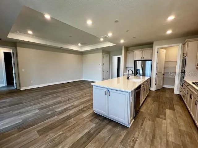 Actual home photo. Colors, finishes, textures and options may appear differently in person due to variations in monitors and viewing devices.