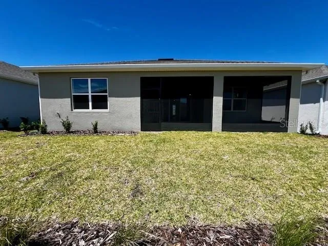 Actual home photo. Colors, finishes, textures and options may appear differently in person due to variations in monitors and viewing devices.