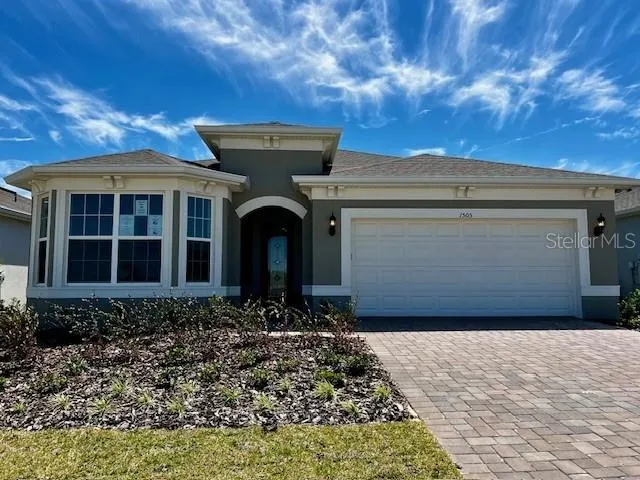 Actual home photo. Colors, finishes, textures and options may appear differently in person due to variations in monitors and viewing devices.